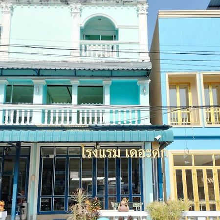 Hotel The Duck Phuket Exterior foto