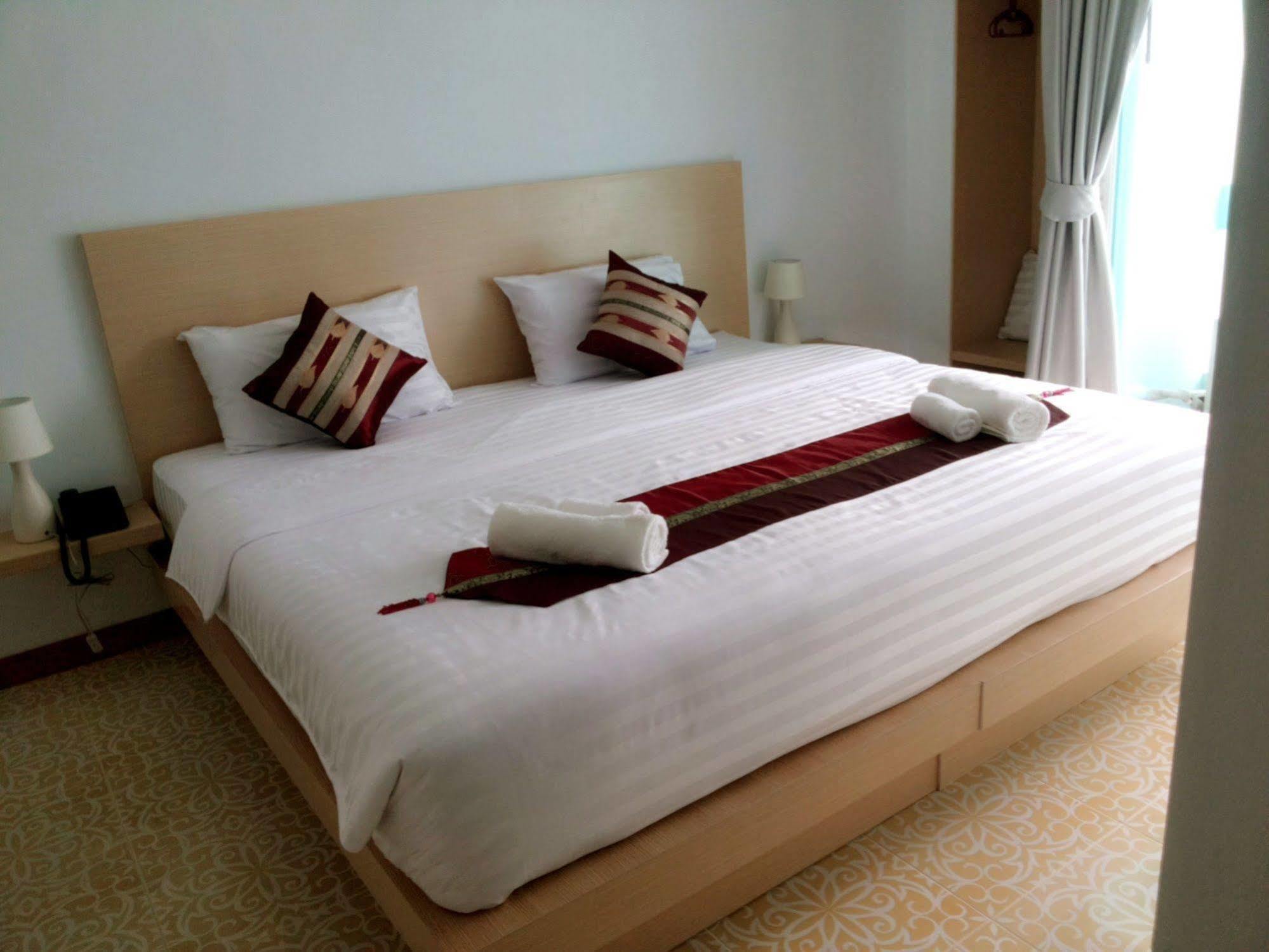Hotel The Duck Phuket Exterior foto