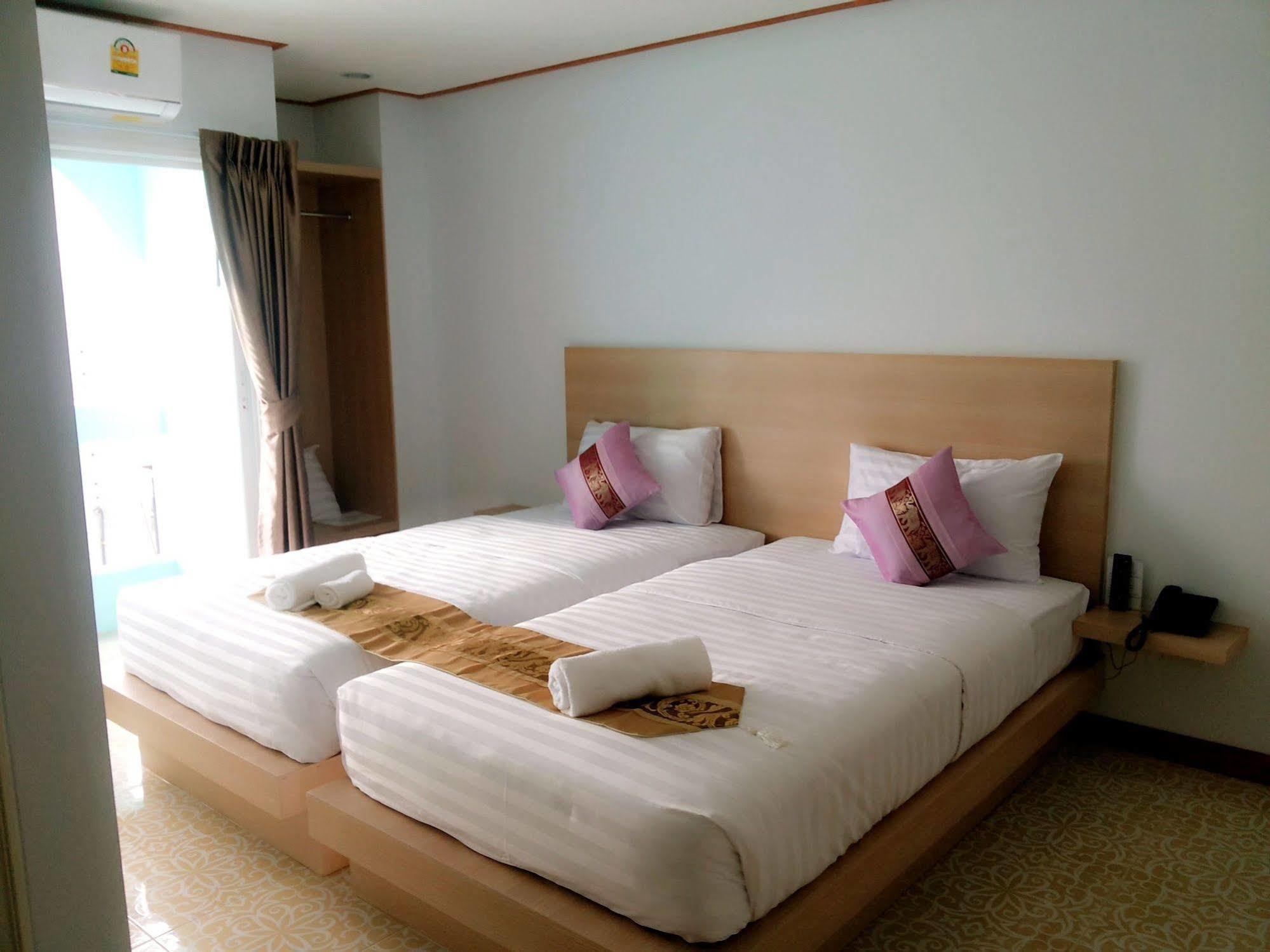 Hotel The Duck Phuket Exterior foto