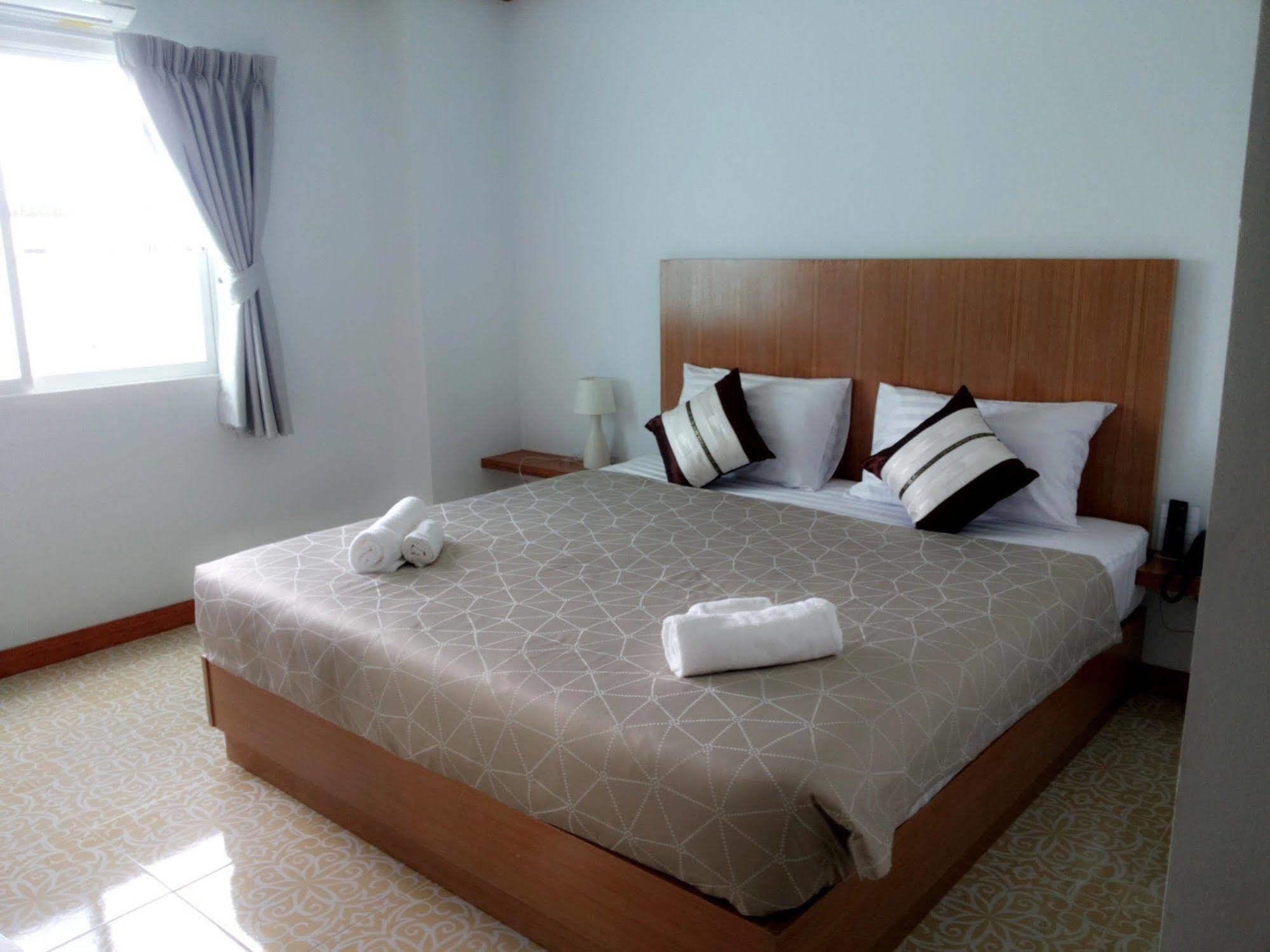 Hotel The Duck Phuket Exterior foto